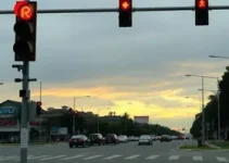 avançar sinal vermelho de madrugada