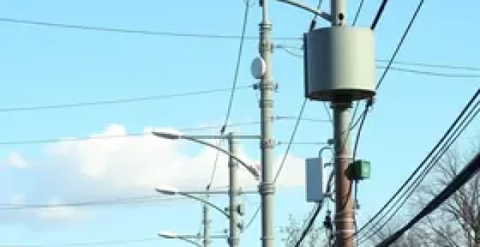 multas por uso irregular de postes