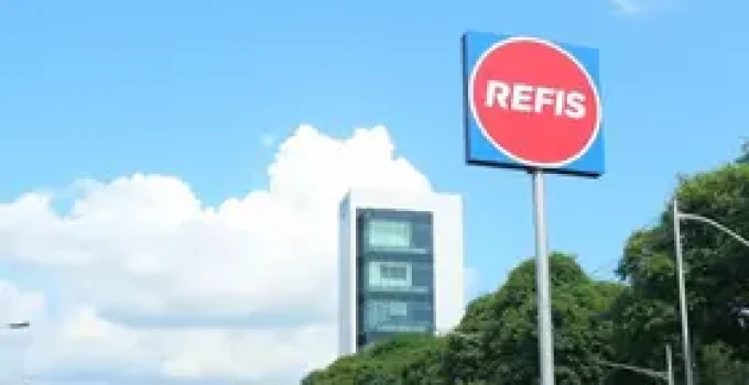REFIS