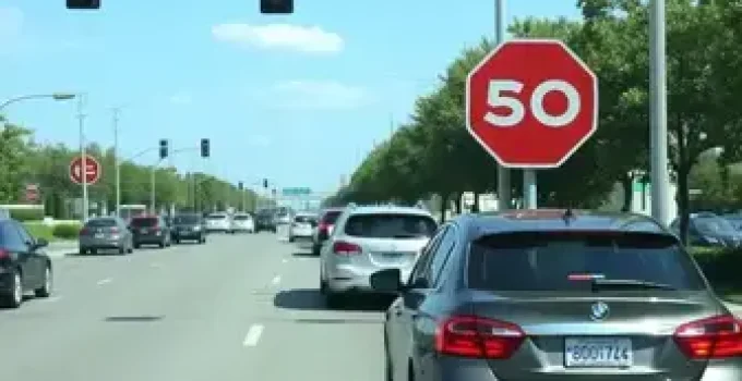 multa por parar em fila dupla